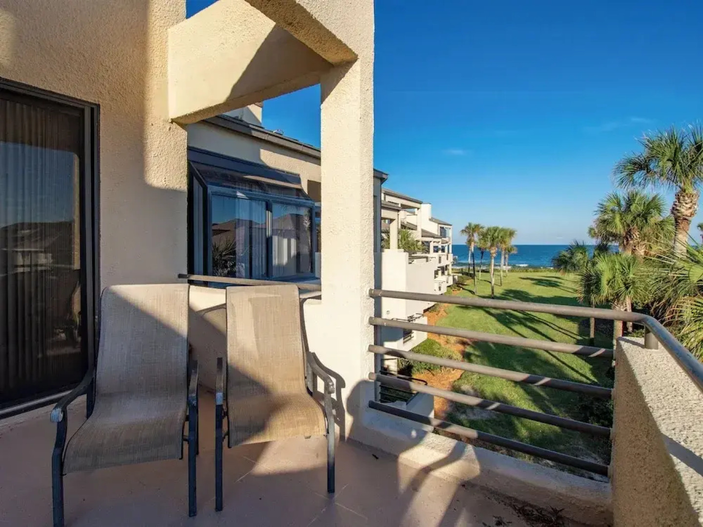 Spinnakers Reach 704