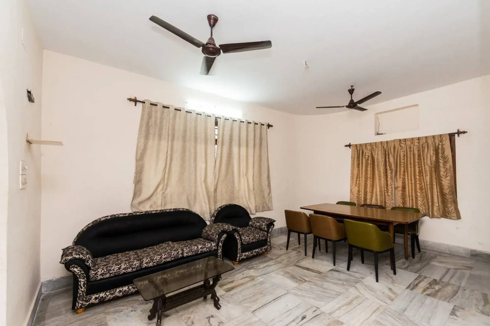 OYO 8129 Coral Residency City Center