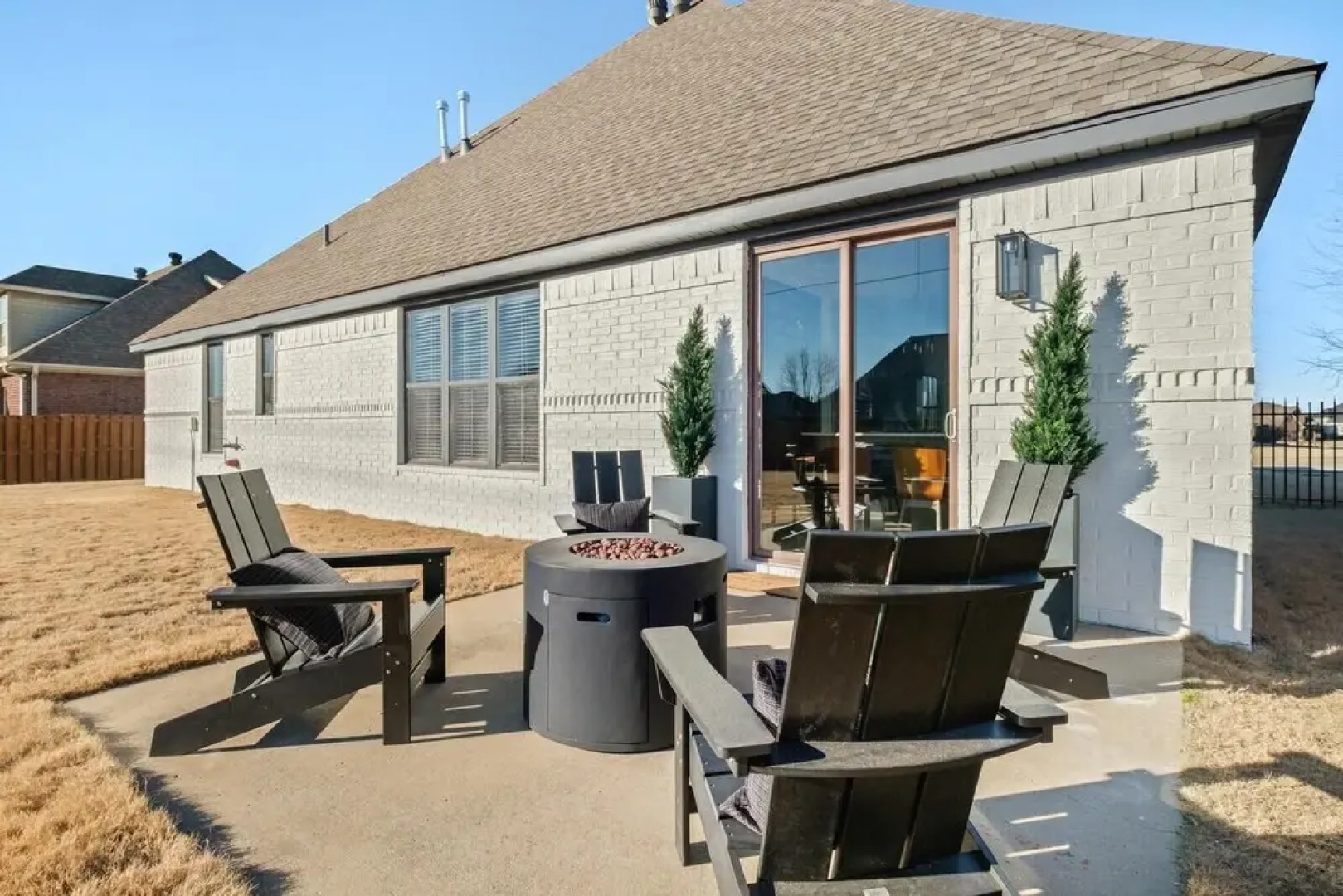 Apollo House - Amazing Location in Rogers, AR - Sleeps 11!