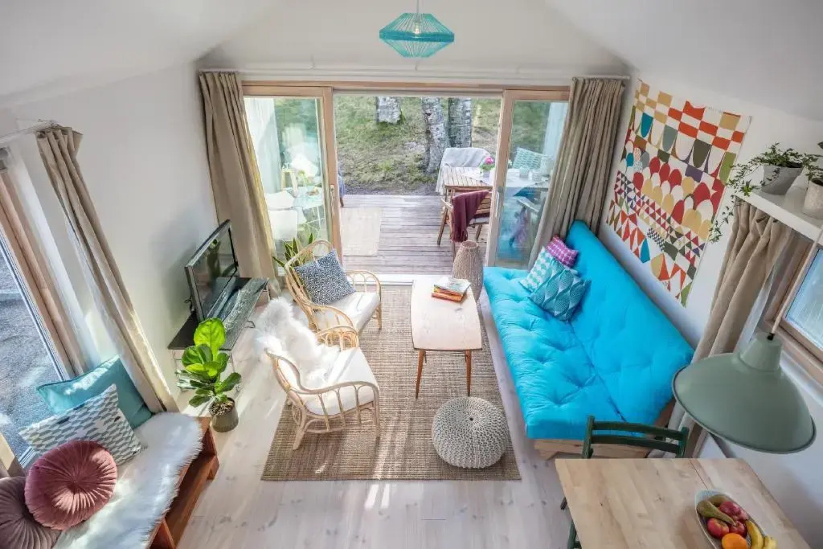 Sparkling newly built house close to city & nature