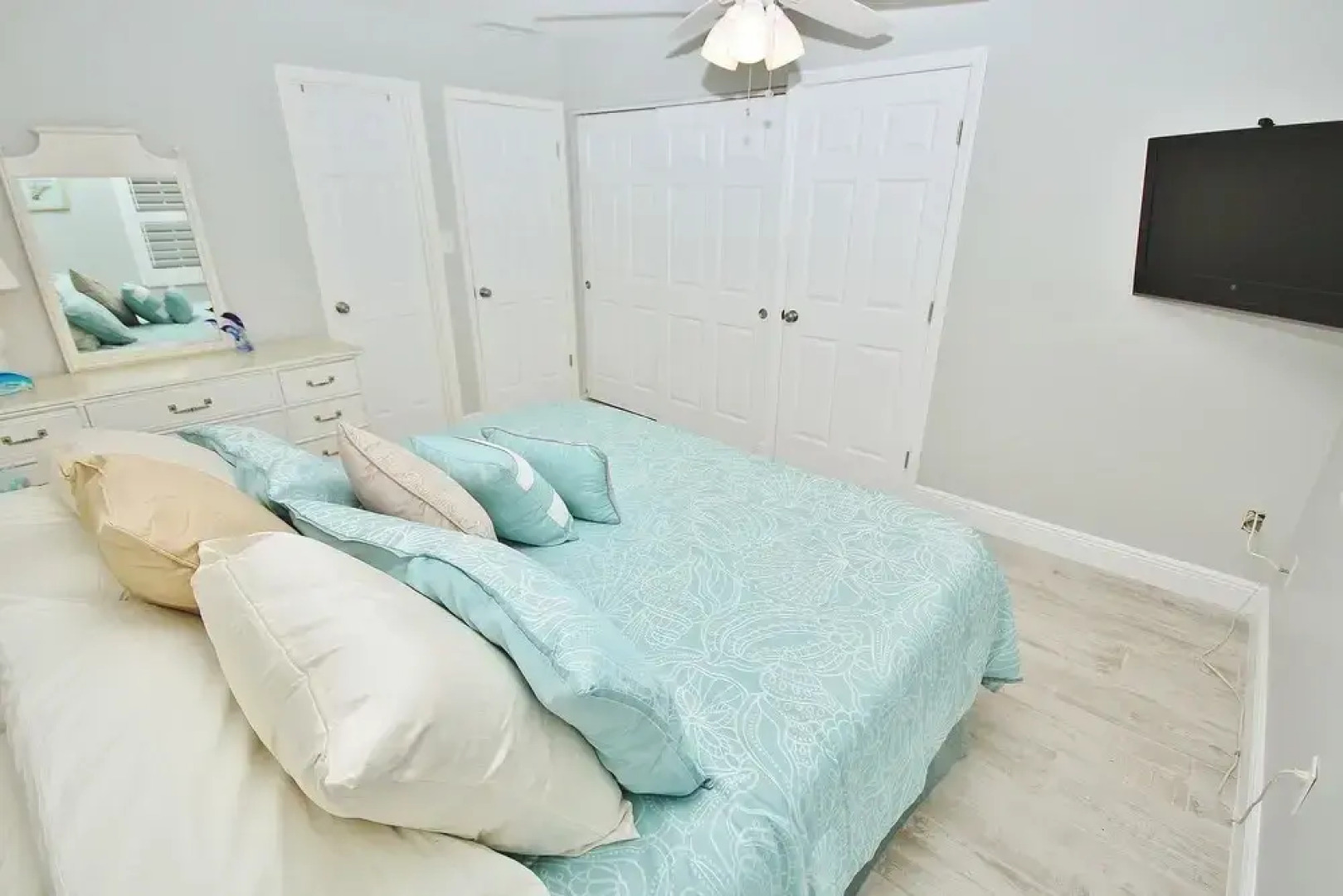 Colony Beach Club 241 Apartment 2