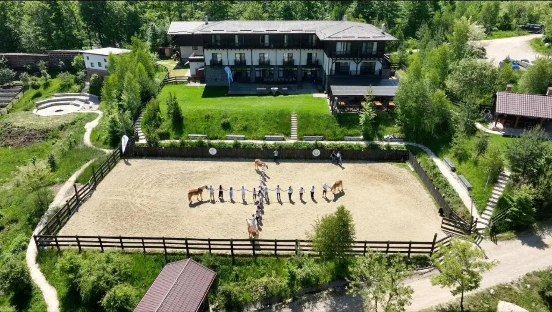 Potcoava Mountain Hideaway