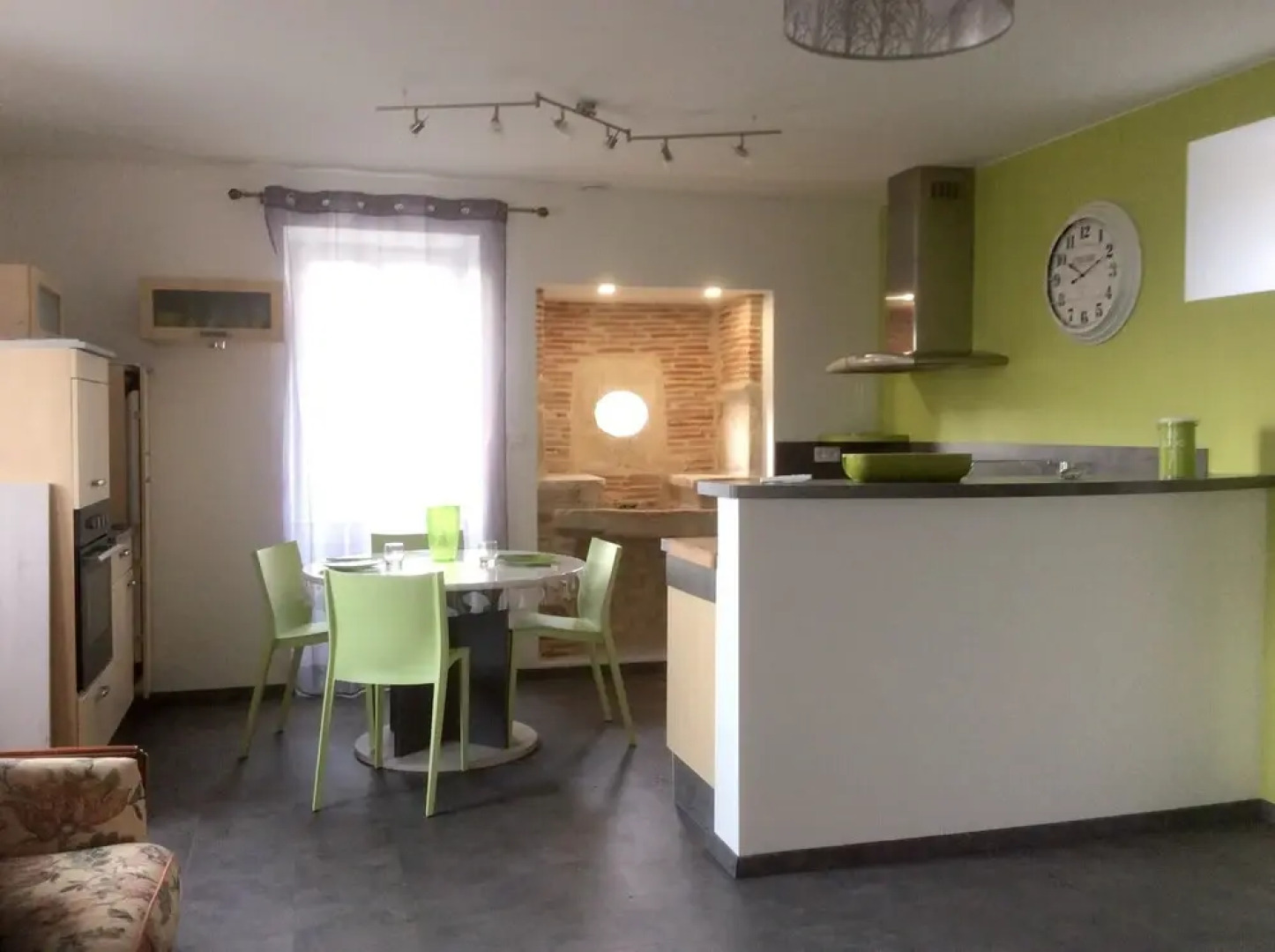 House With 2 Bedrooms in Lot, With Pool Access, Furnished Garden and W