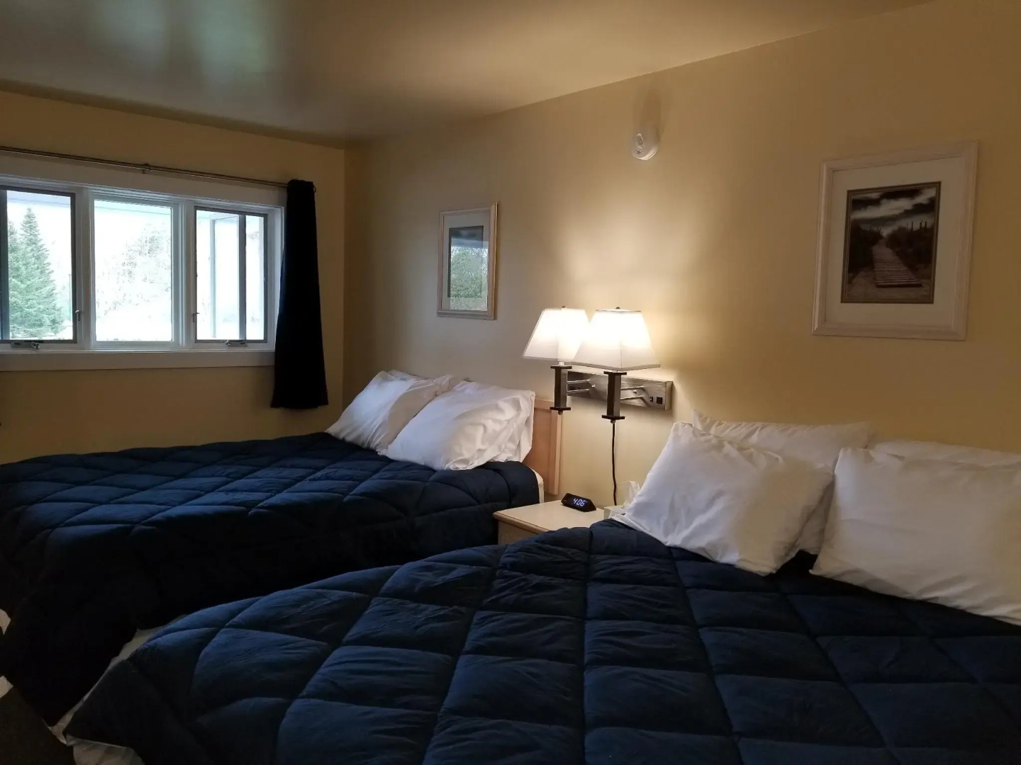 Captain's Quarters Motel