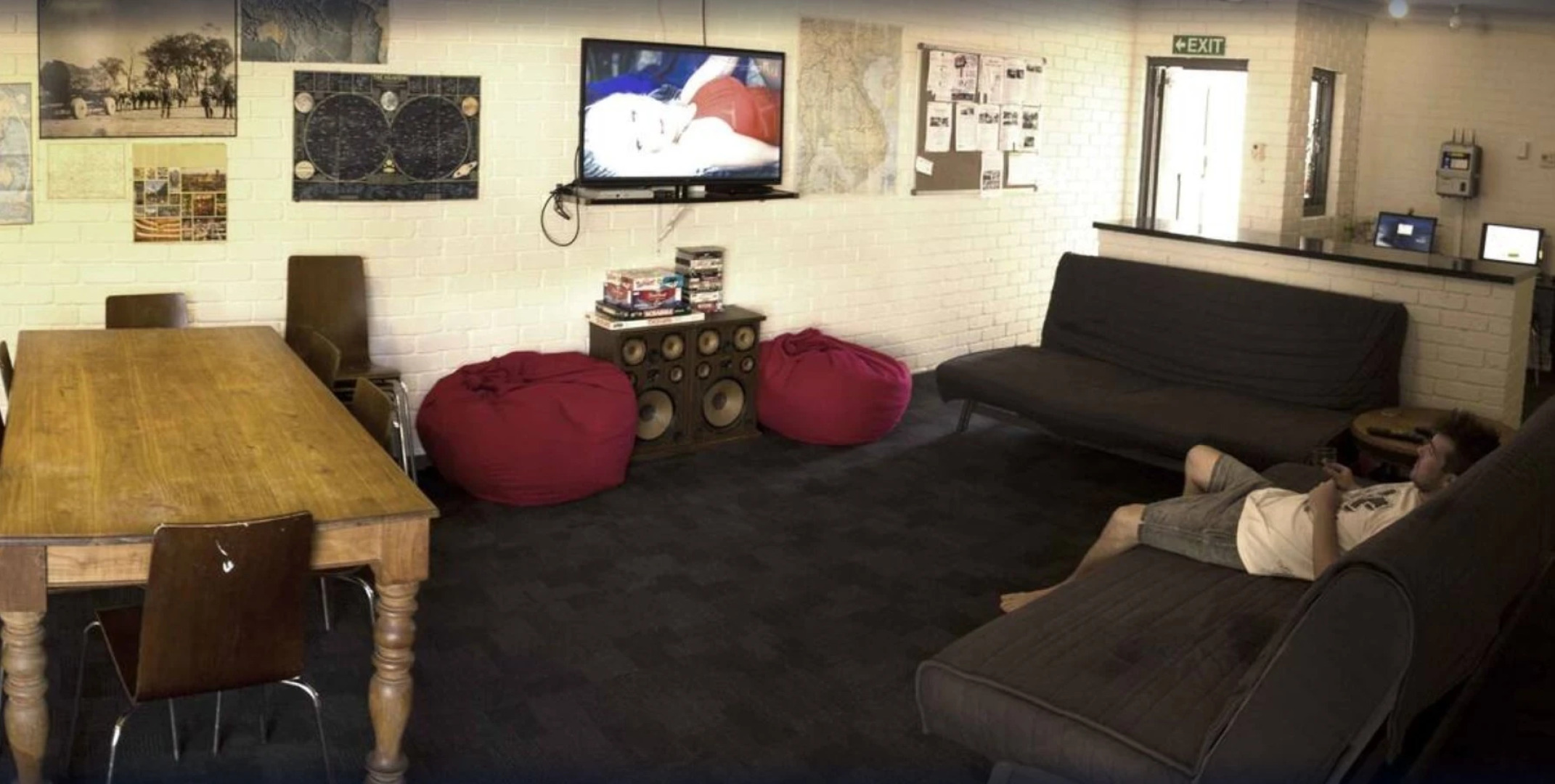 The Shiralee - Hostel