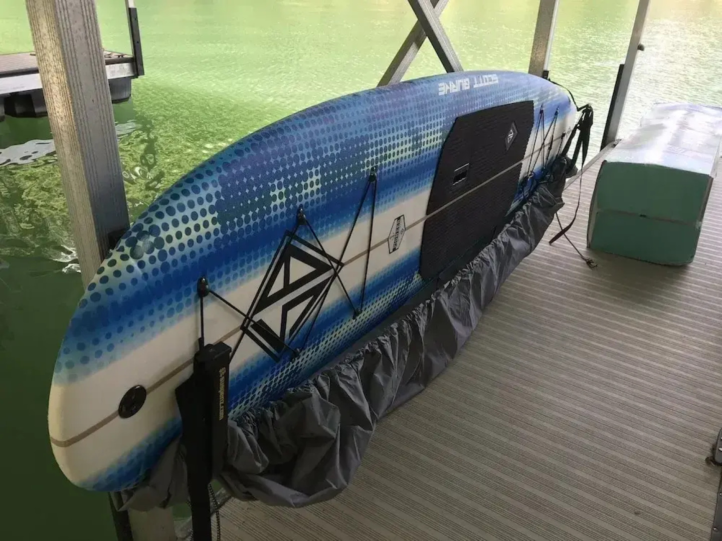 Iron Mountain Lodge 3 Bedroom Cabin by RedAwning