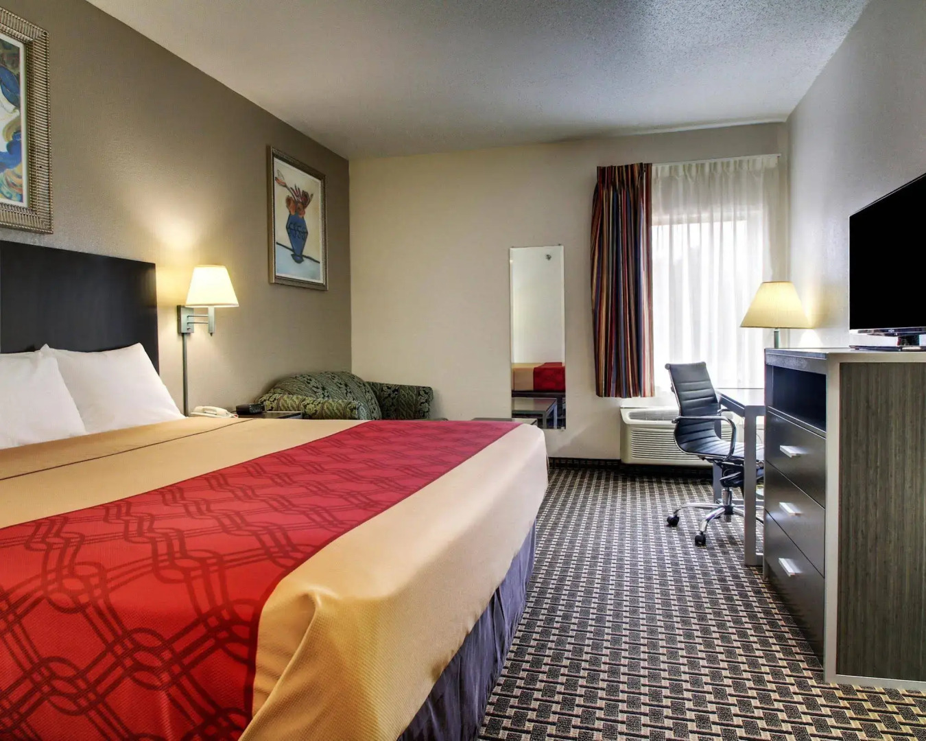Econo Lodge Inn & Suites Diamondhead