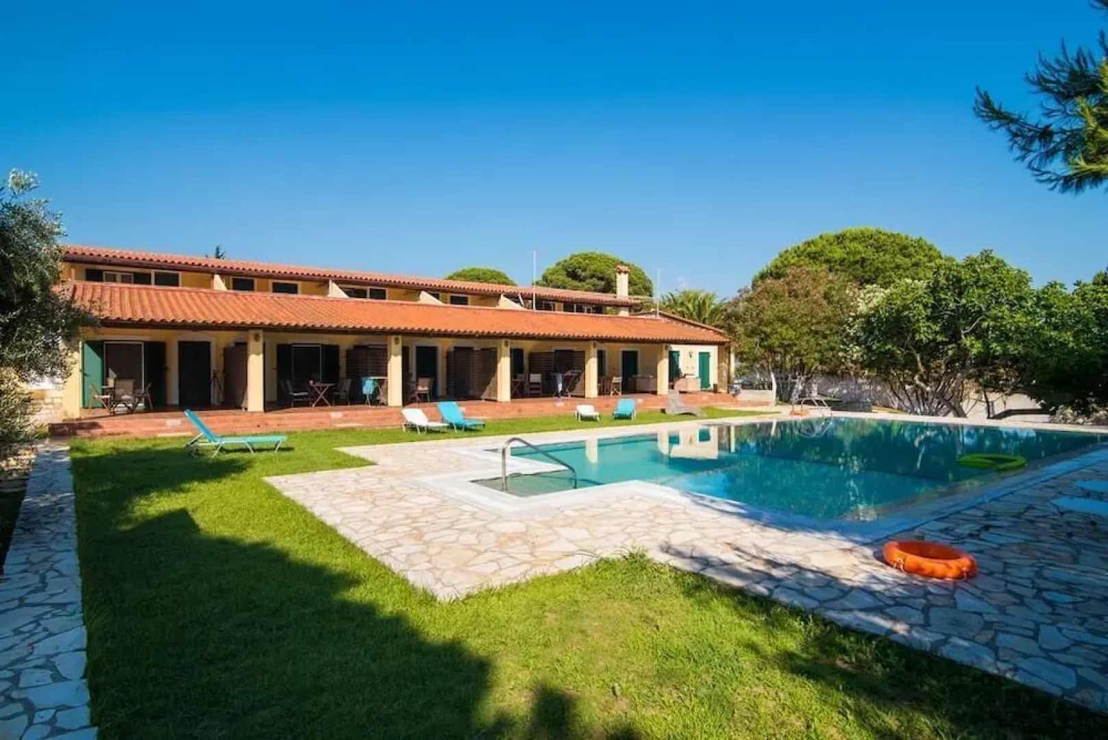 Golden Sand Apartments