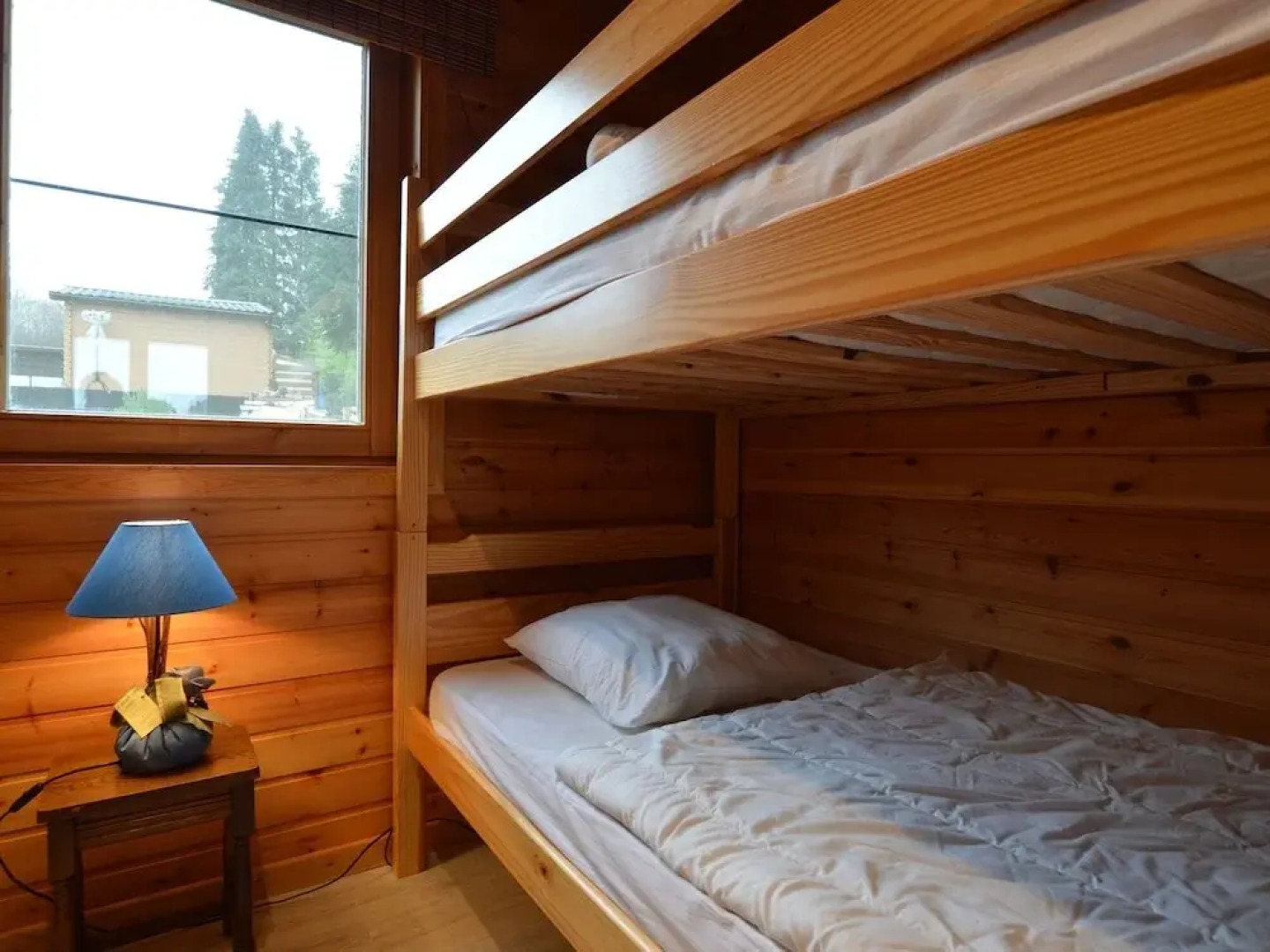 Chalet With Sauna, Fenced Garden and Beautiful Views near Dinant