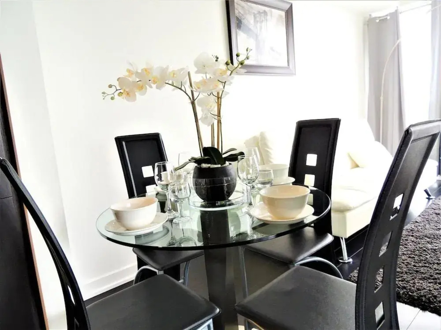 TVHR - Luxury Condos in Heart of Downtown