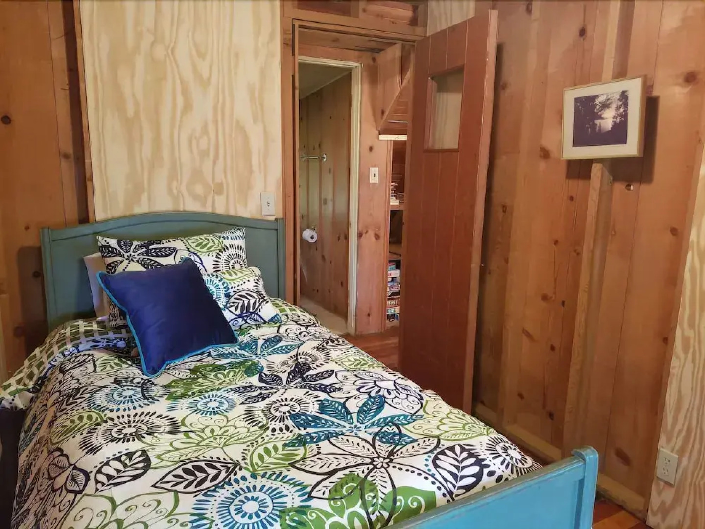 Rogers Cabin 4 Bedrooms 1.5 Bathroom Cabin