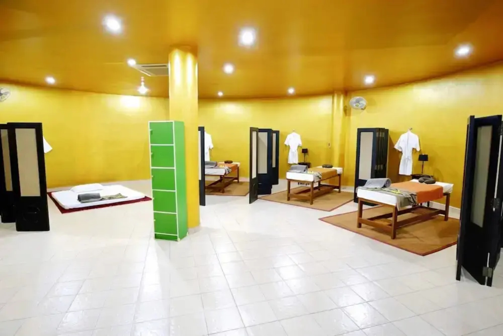 Thaillywood Luxury Palace Unique In Pattaya