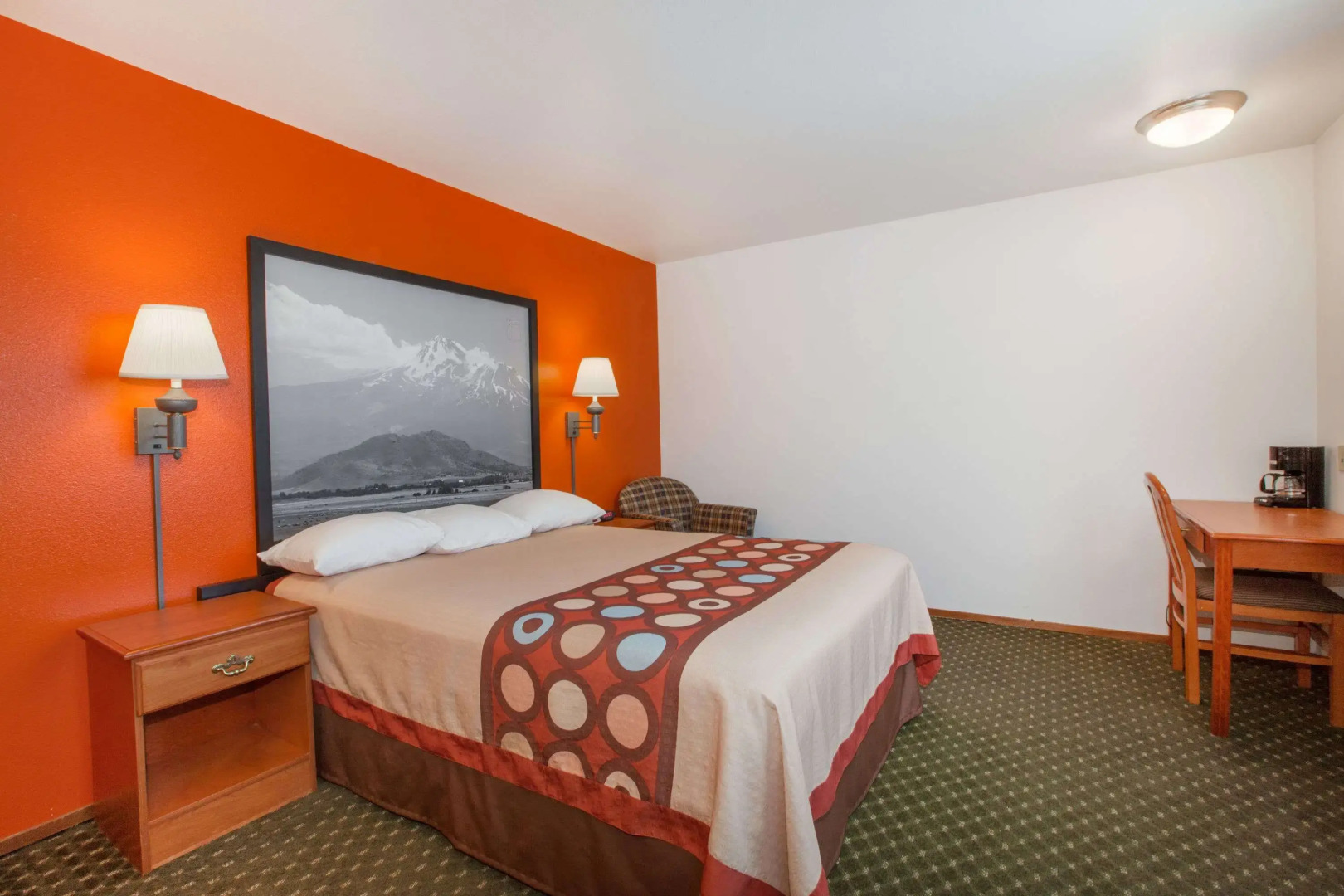 Super 8 by Wyndham Cloverdale Wine Country