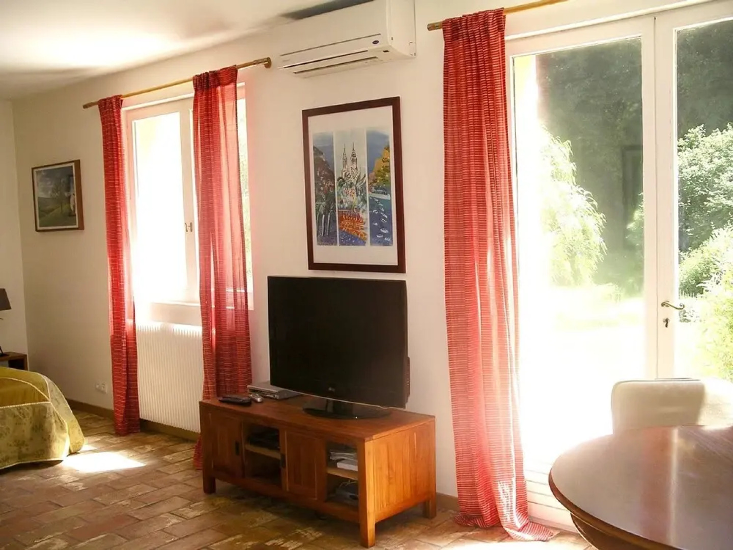 Studio in Cagnes-sur-mer, With Pool Access, Enclosed Garden and Wifi -