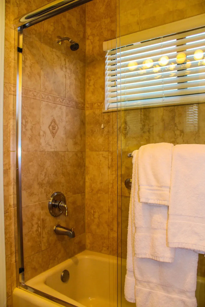 Hollywood Sands Resort