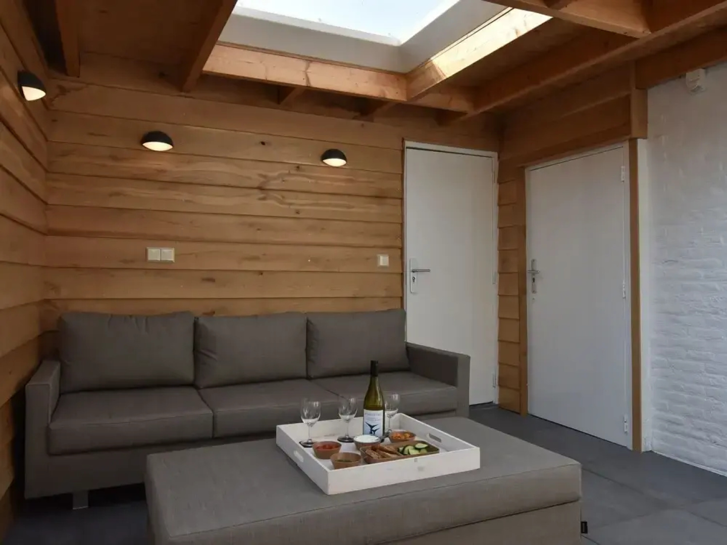 Quiet Holiday Home in Nieuwvliet With a Lounge Area by the sea