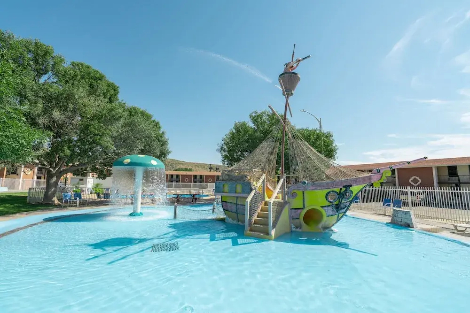 White's City Cavern Inn