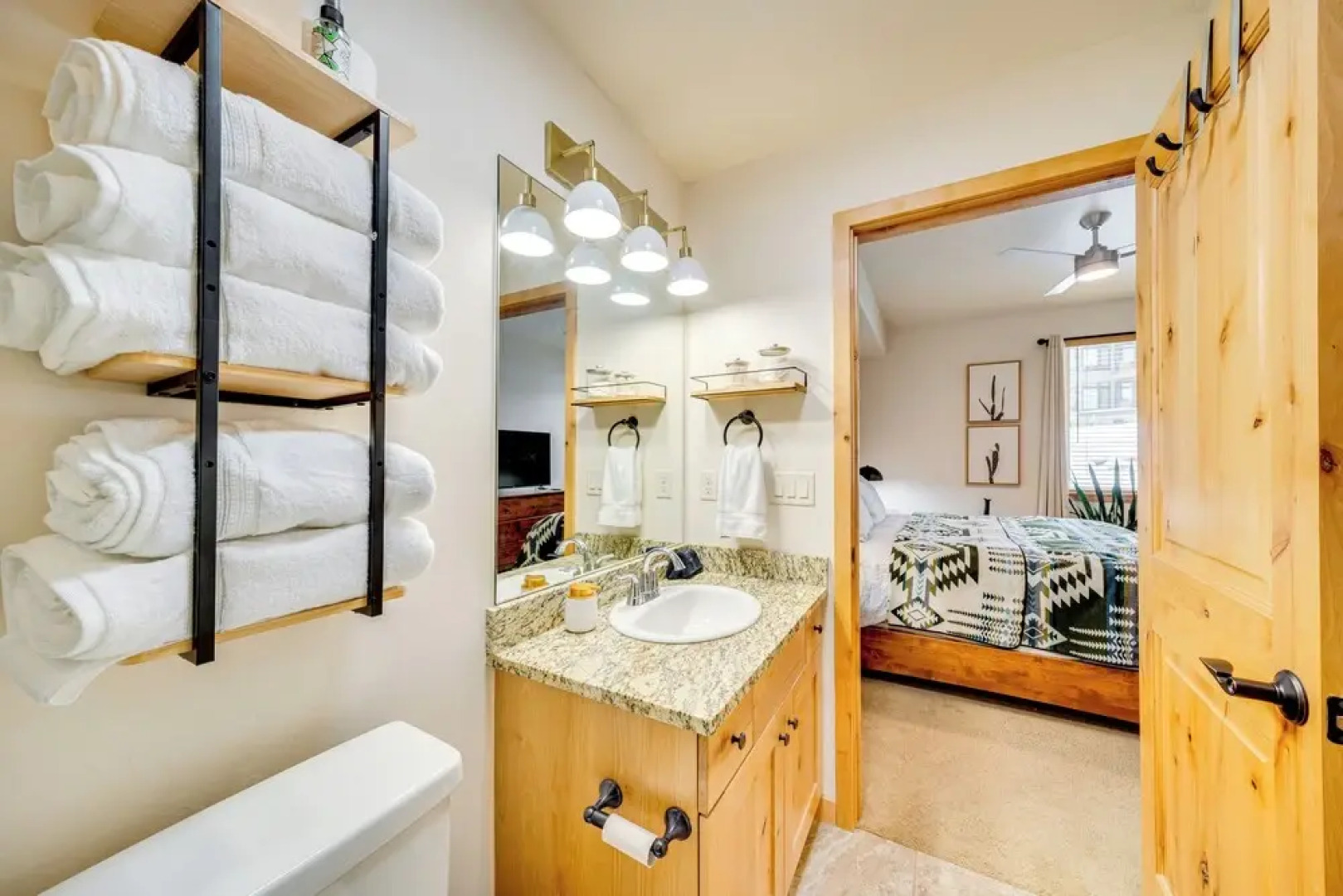 Downtown WP Condo w/ Pool: Steps to Concert Venue!