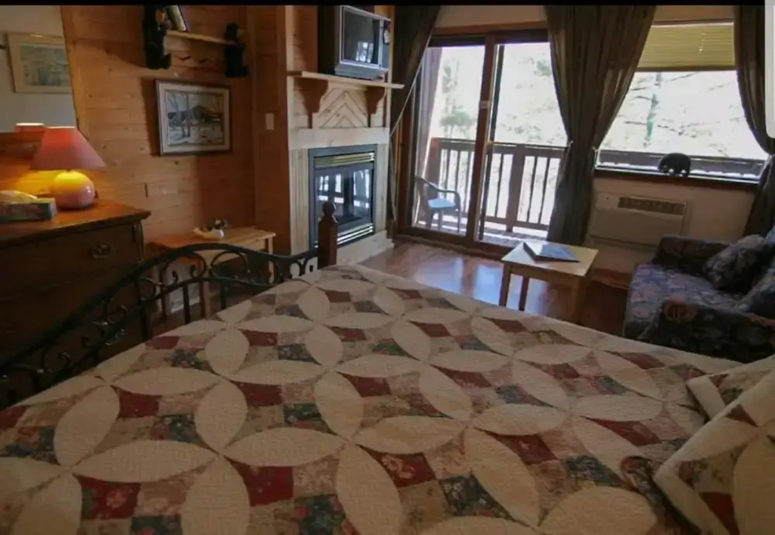 Westwind Inn on the Lake