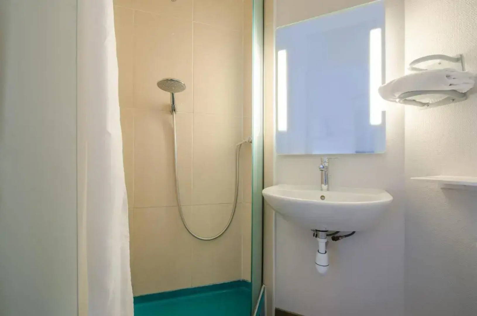 B&B Hotel Chartres Le Coudray