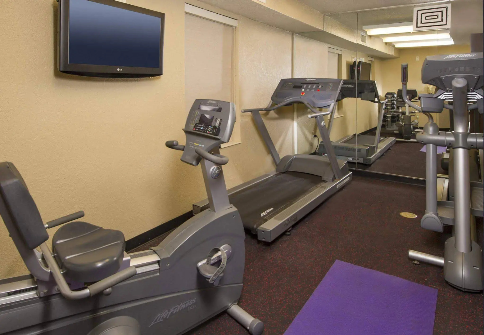 Sonesta Simply Suites Falls Church