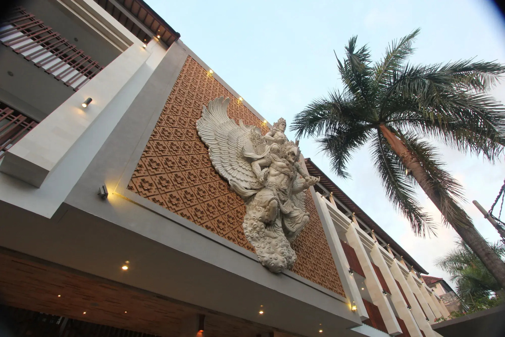 Grand La Walon Hotel