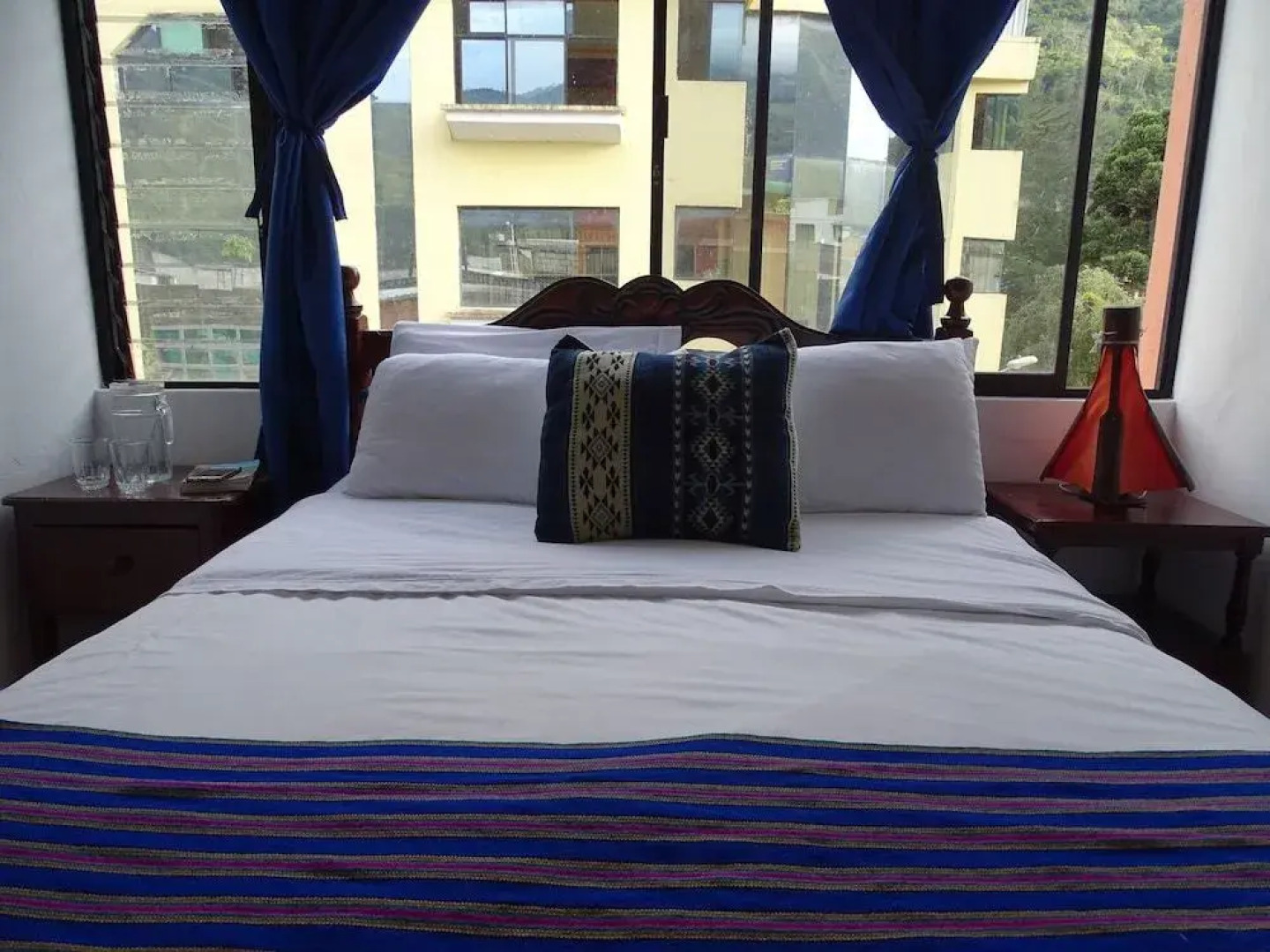 Erupcion Art Hotel & Hostel