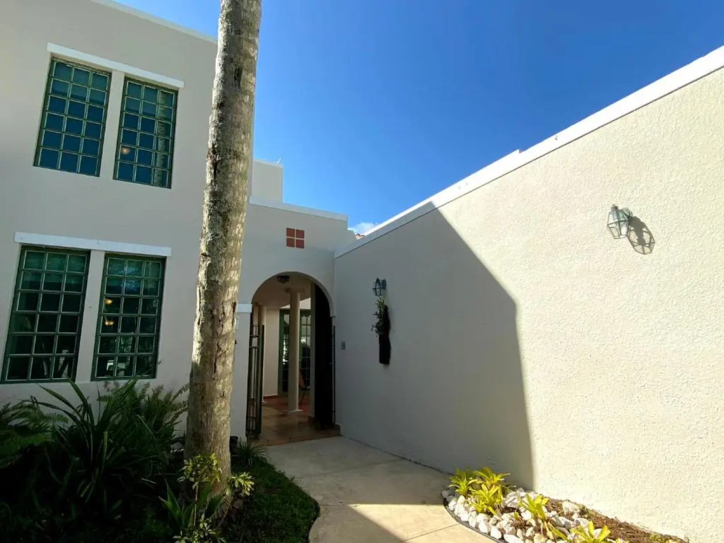 Villa Coral Reef- 4br with Community Pool Overlooking Ocean