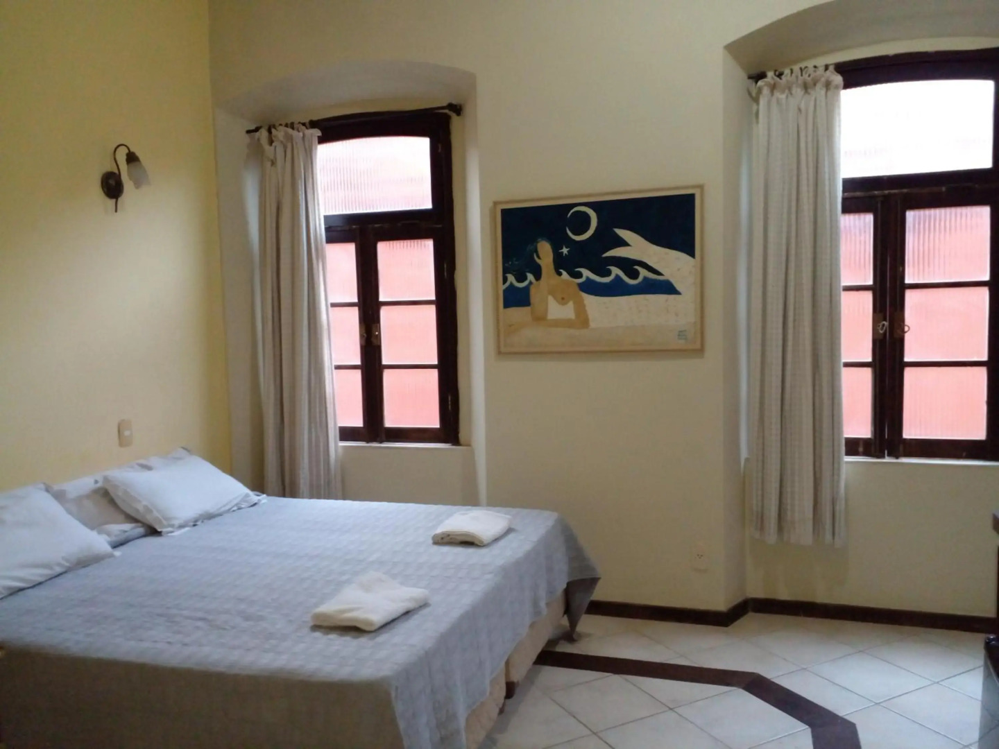 Solar do Carmo Suites & Apartments