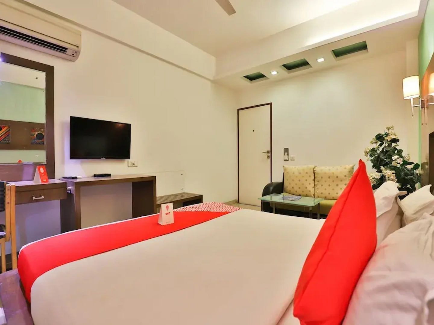 OYO 13372 Hotel Laksh Residency