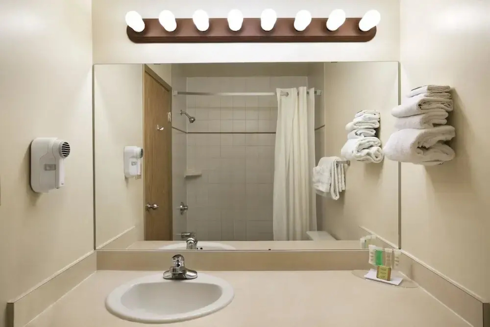 Super 8 by Wyndham Slave Lake AB