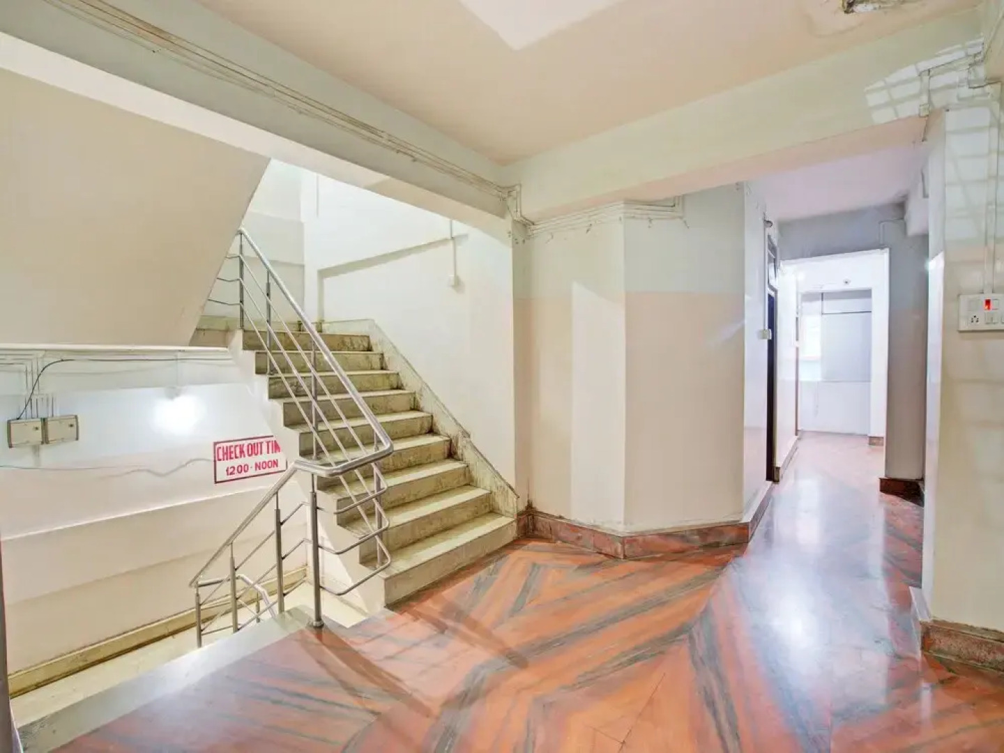 SPOT ON 45004 Hotel Royal Orchid