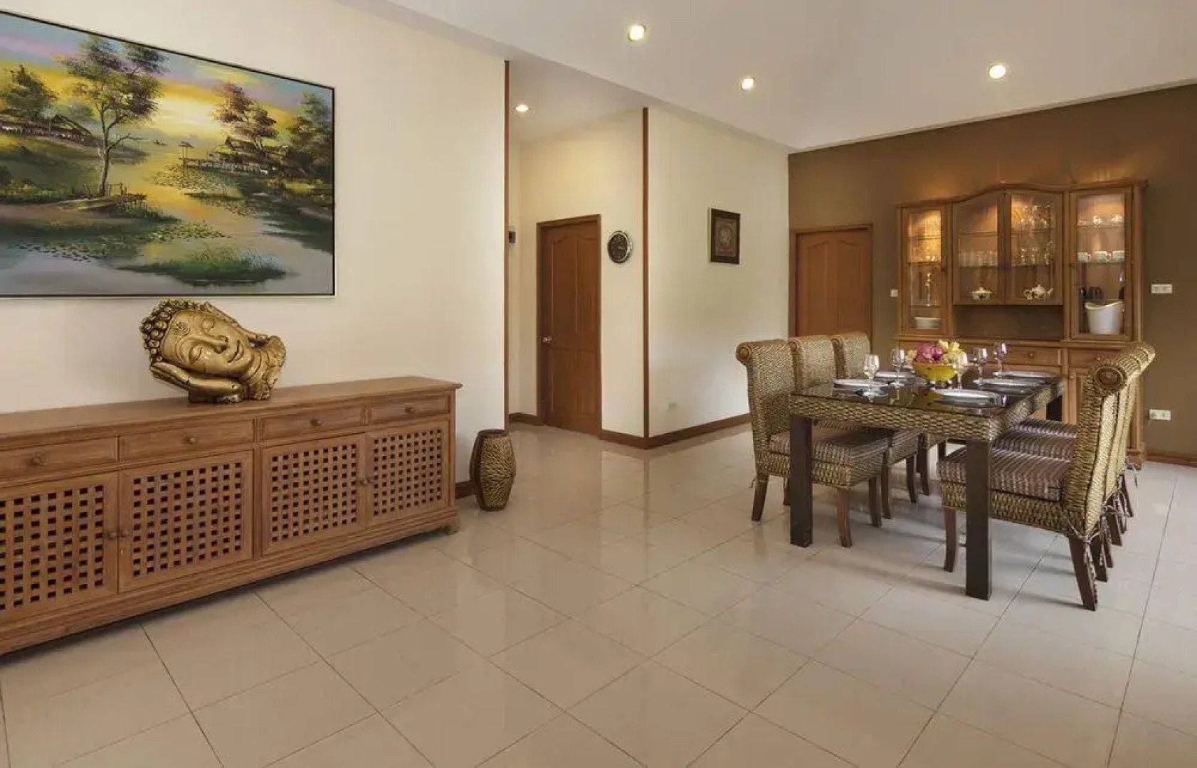 Pattaya Hill, Near the City and Beach