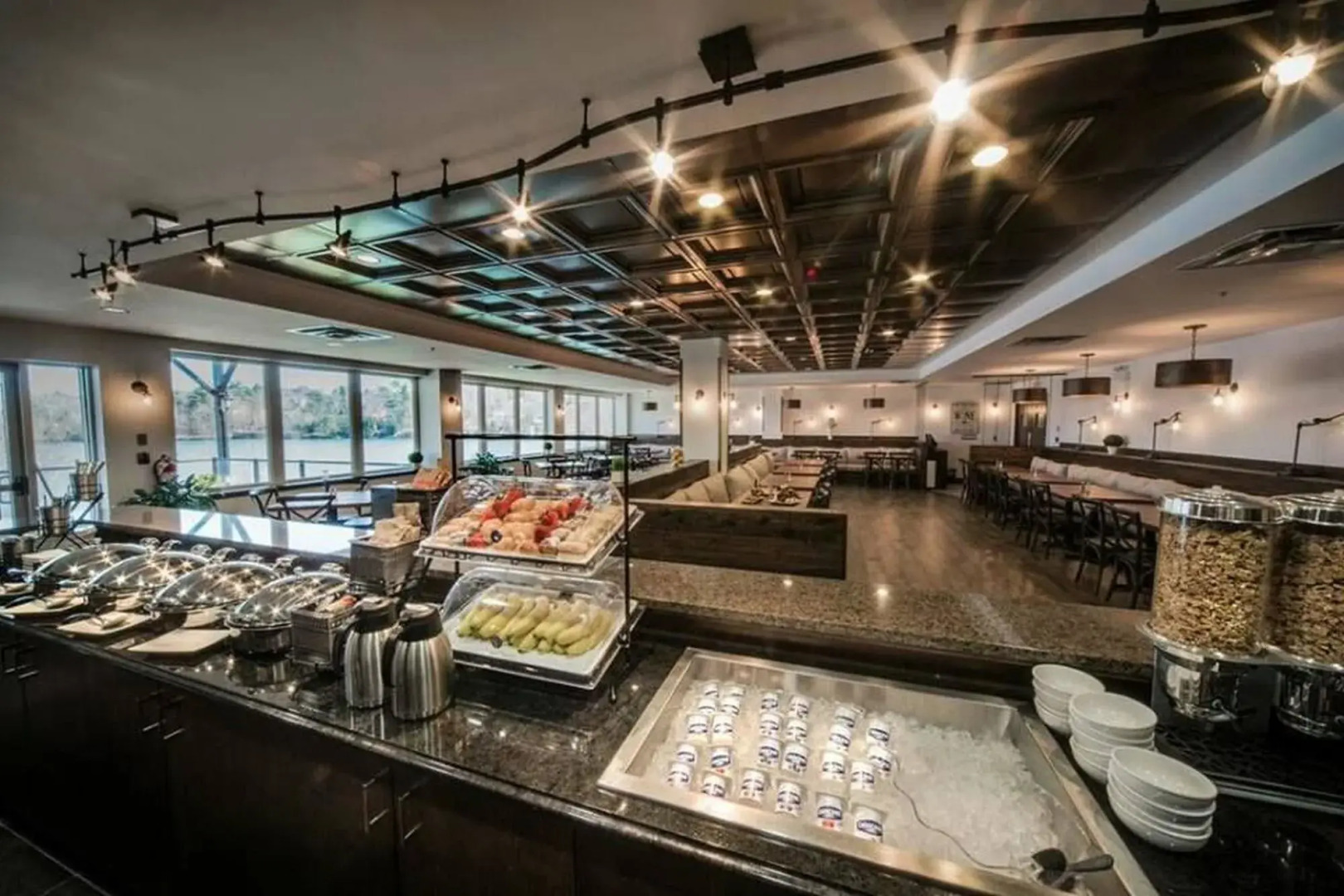 Best Western Plus Chocolate Lake Hotel