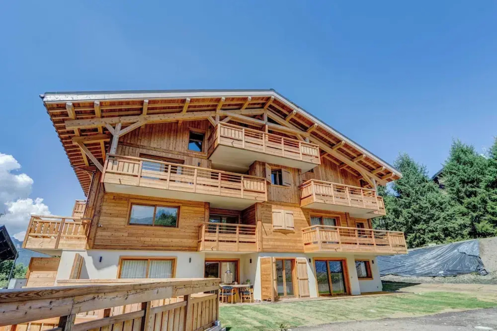 Ideal 3 Bedroom Apartment With 200m2 Garden