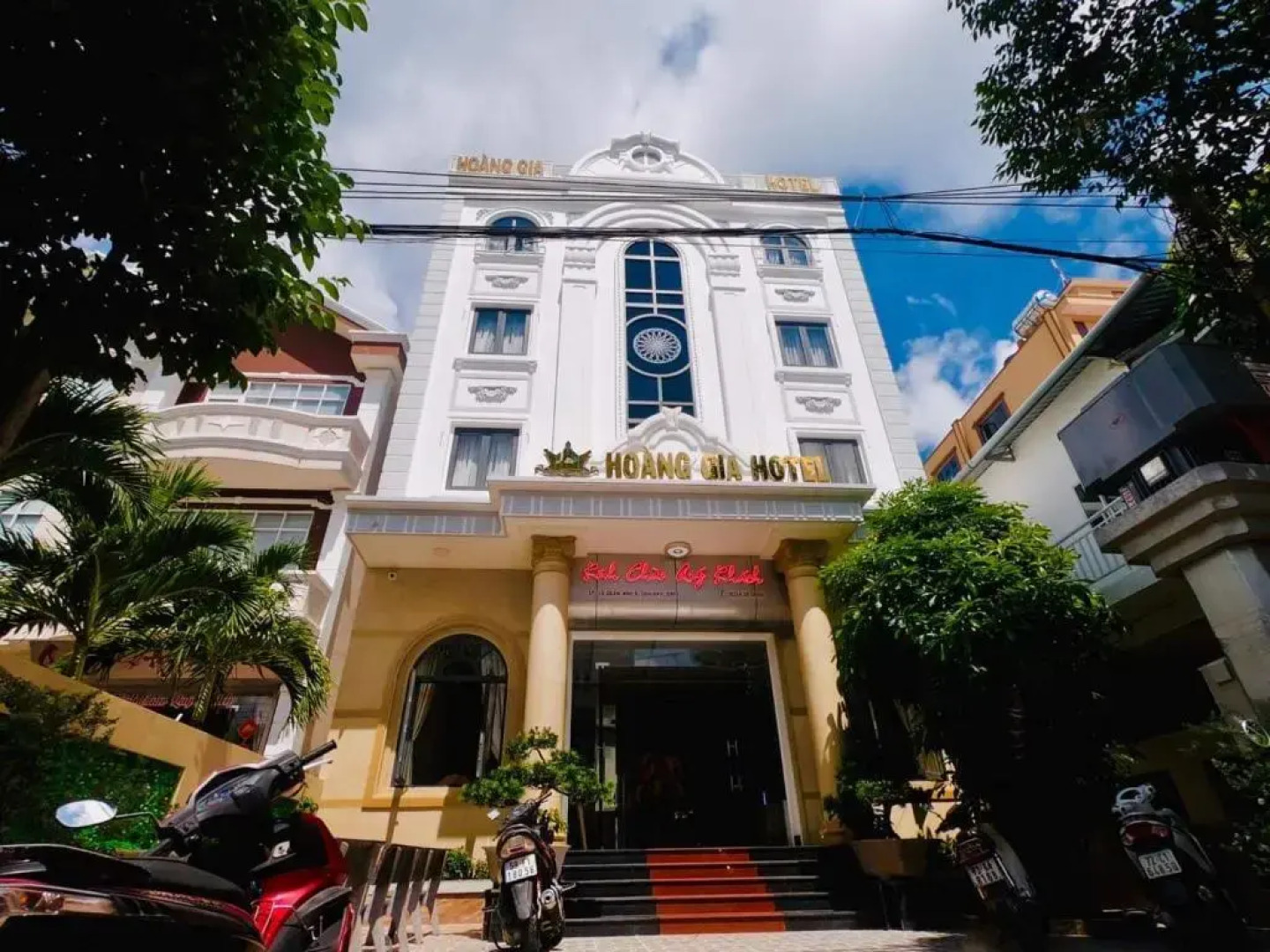 Hoang Gia Hotel Con Đao