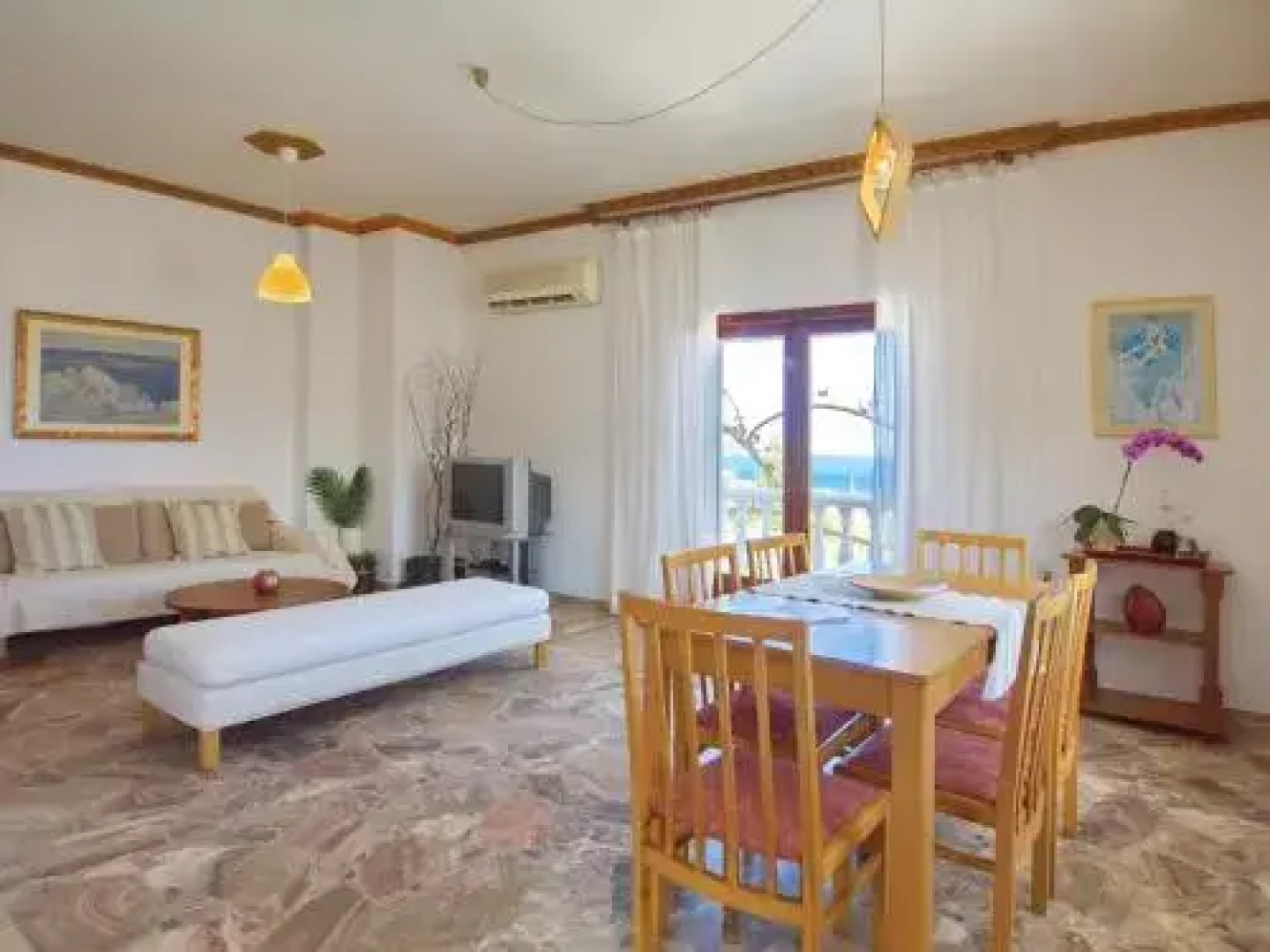 Rouladina Apartments