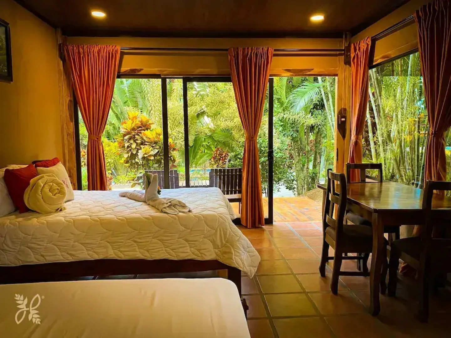 Hotel Heliconias Nature Inn & Hot Springs