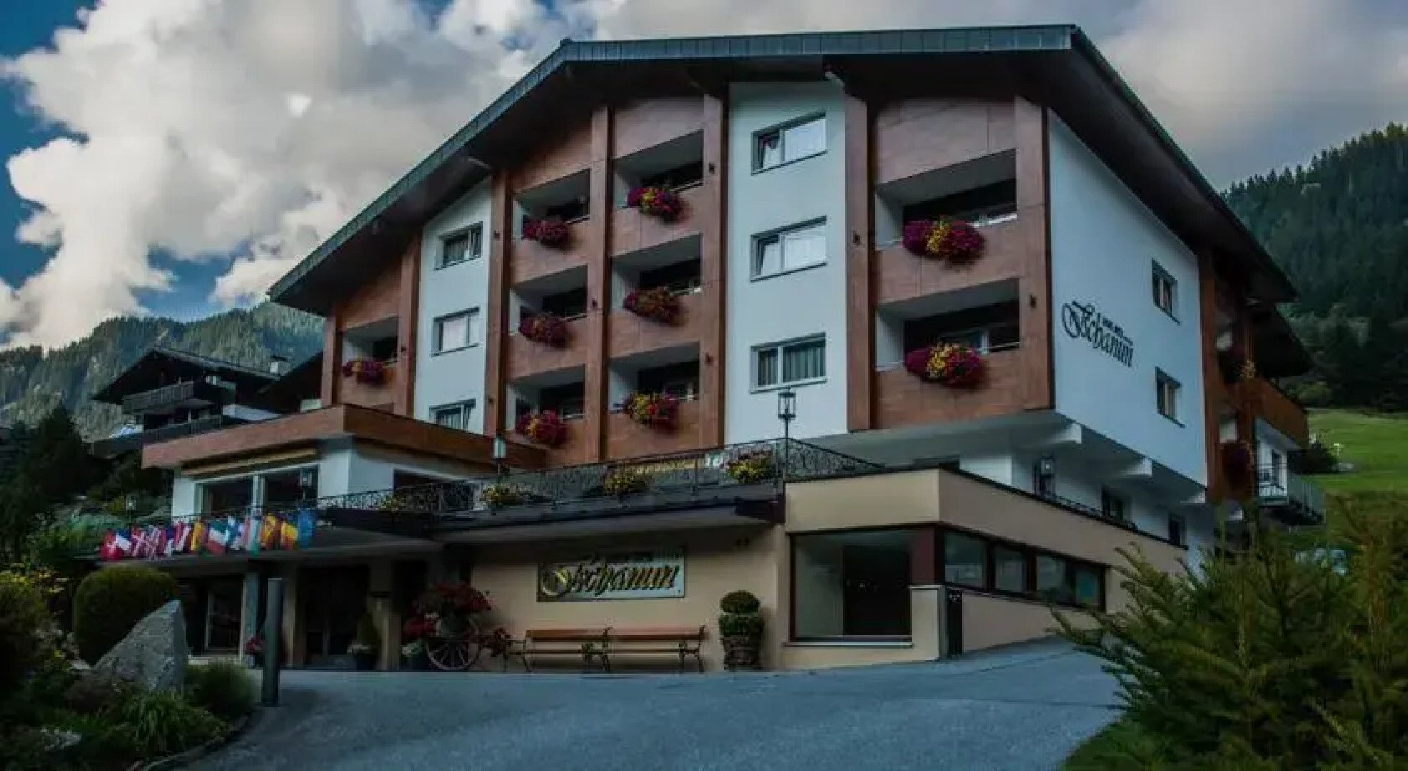 Aparthotel Tschanun Garni