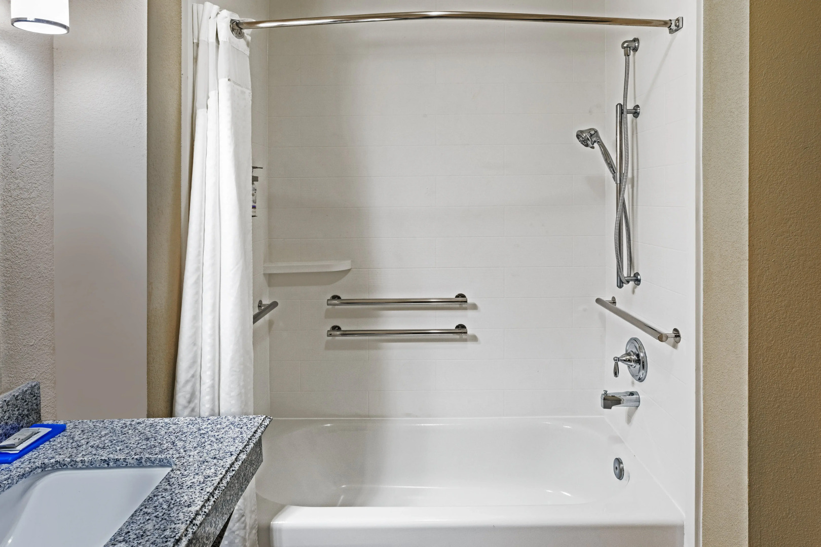 HOLIDAY INN EXP STES SPACE CTR by IHG