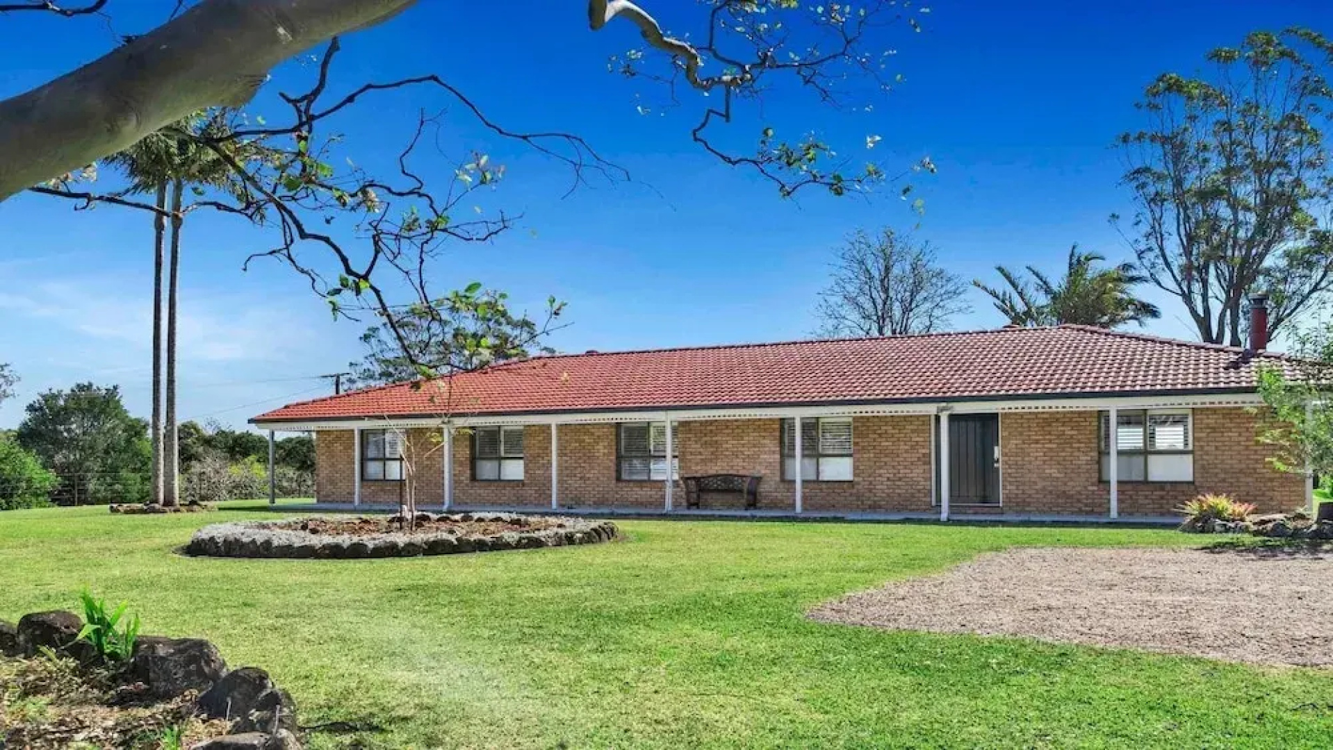 Your Luxury Escape - Paul's Farmhouse