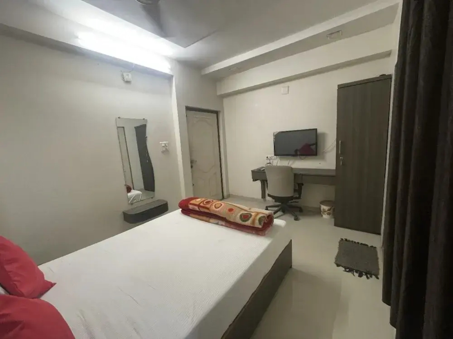 Goroomgo Narayan Executive Gujrat