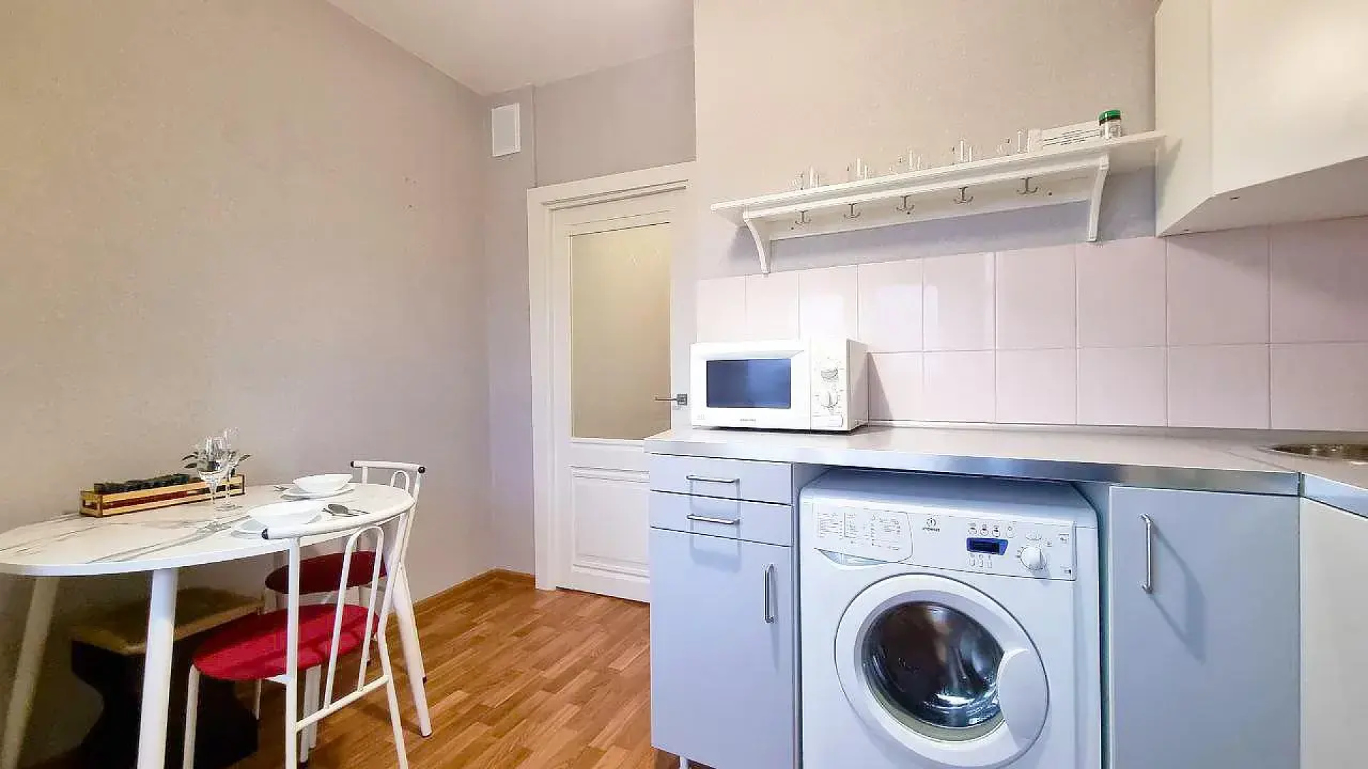 Niki Rent на Академика Жук 12