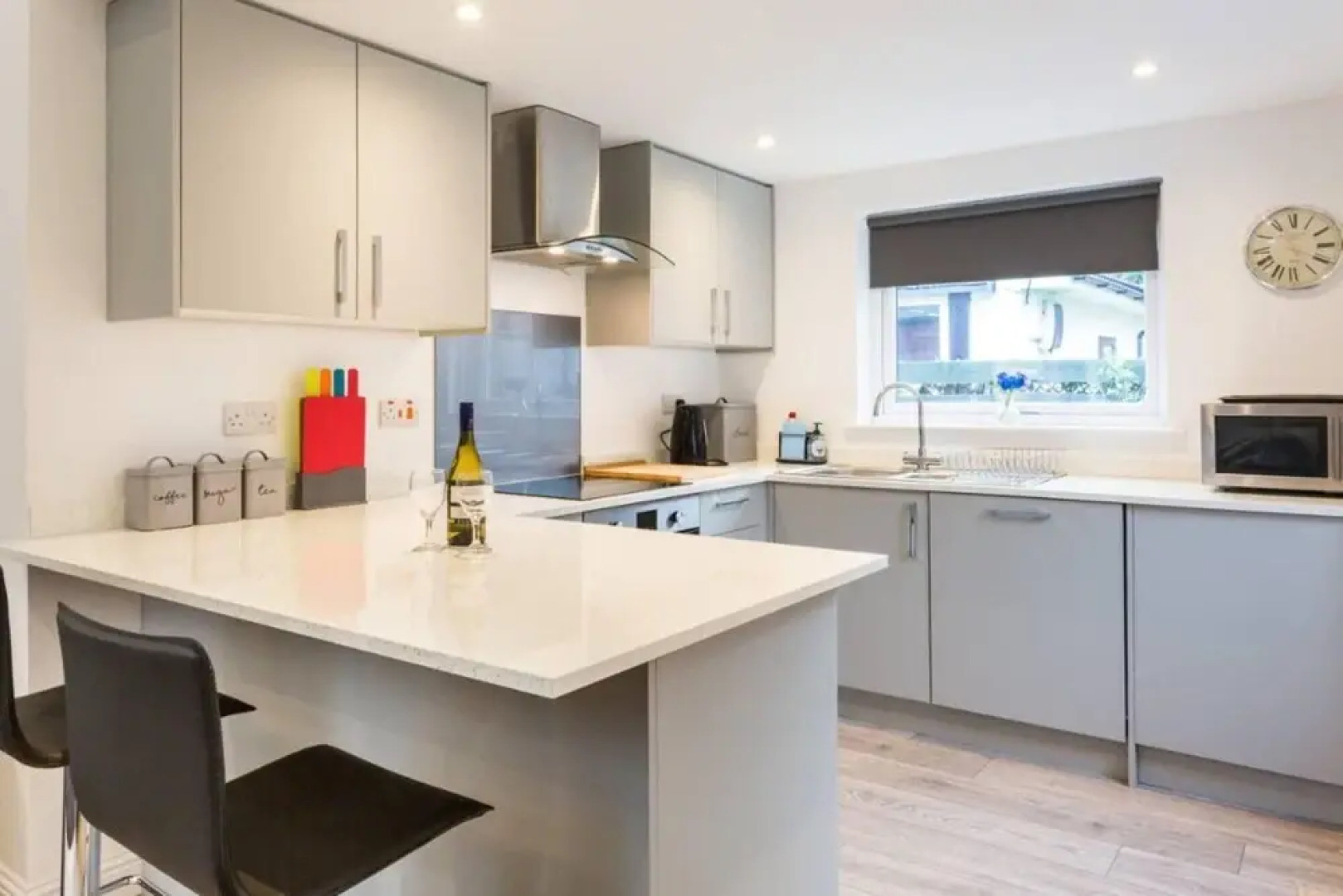 Ideal Couples Base for Exploring the Island