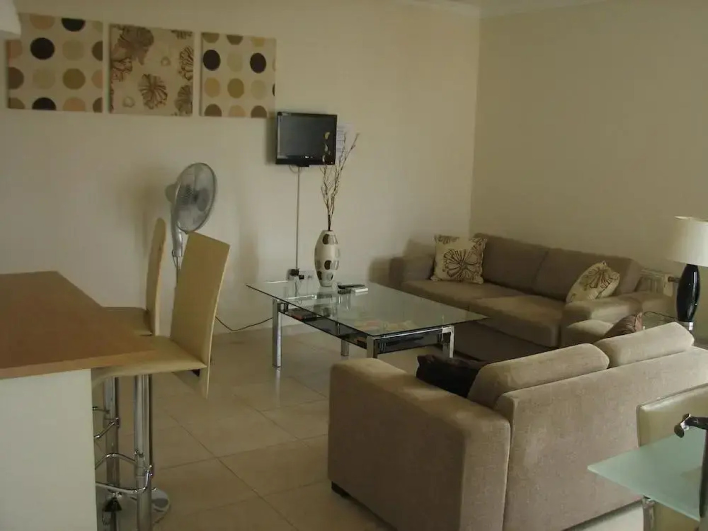 Hill View Restaurant & Apartments