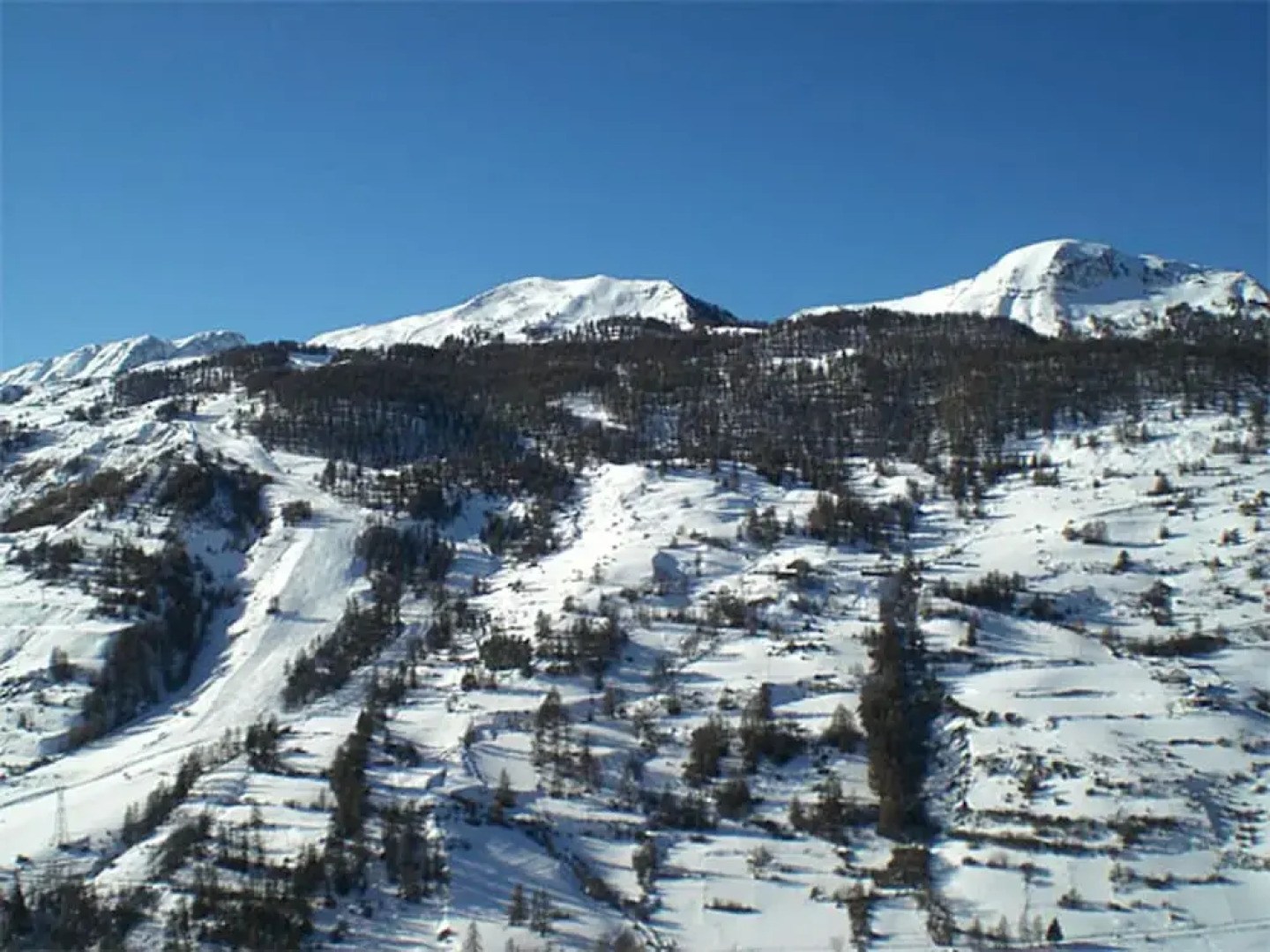 Property With 8 Bedrooms in Vars, With Balcony - 2 km From the Slopes