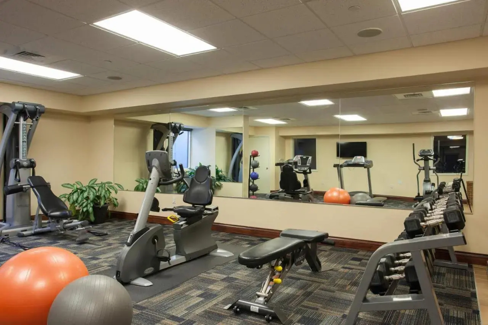 Bluegreen Vacations Patrick Henry Square, an Ascend Collection Resort