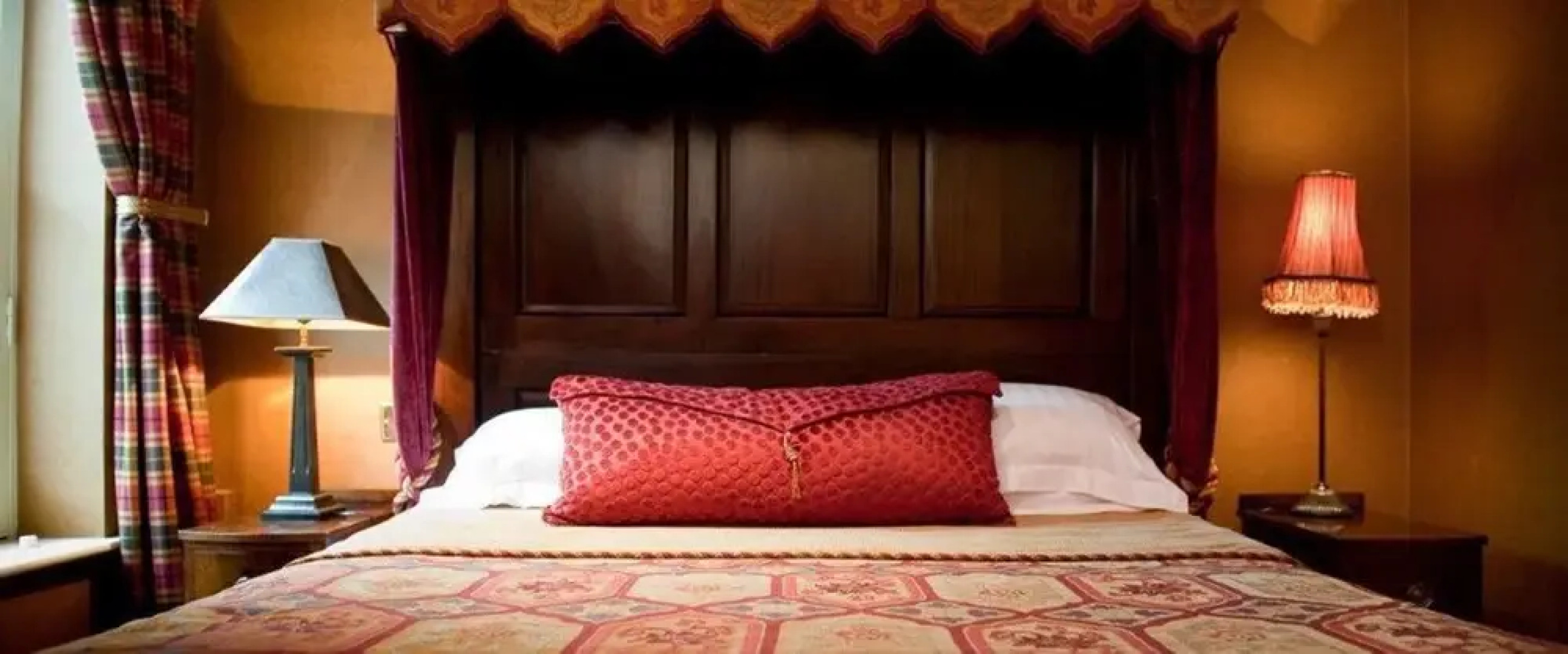 Ravenwood Hall Hotel