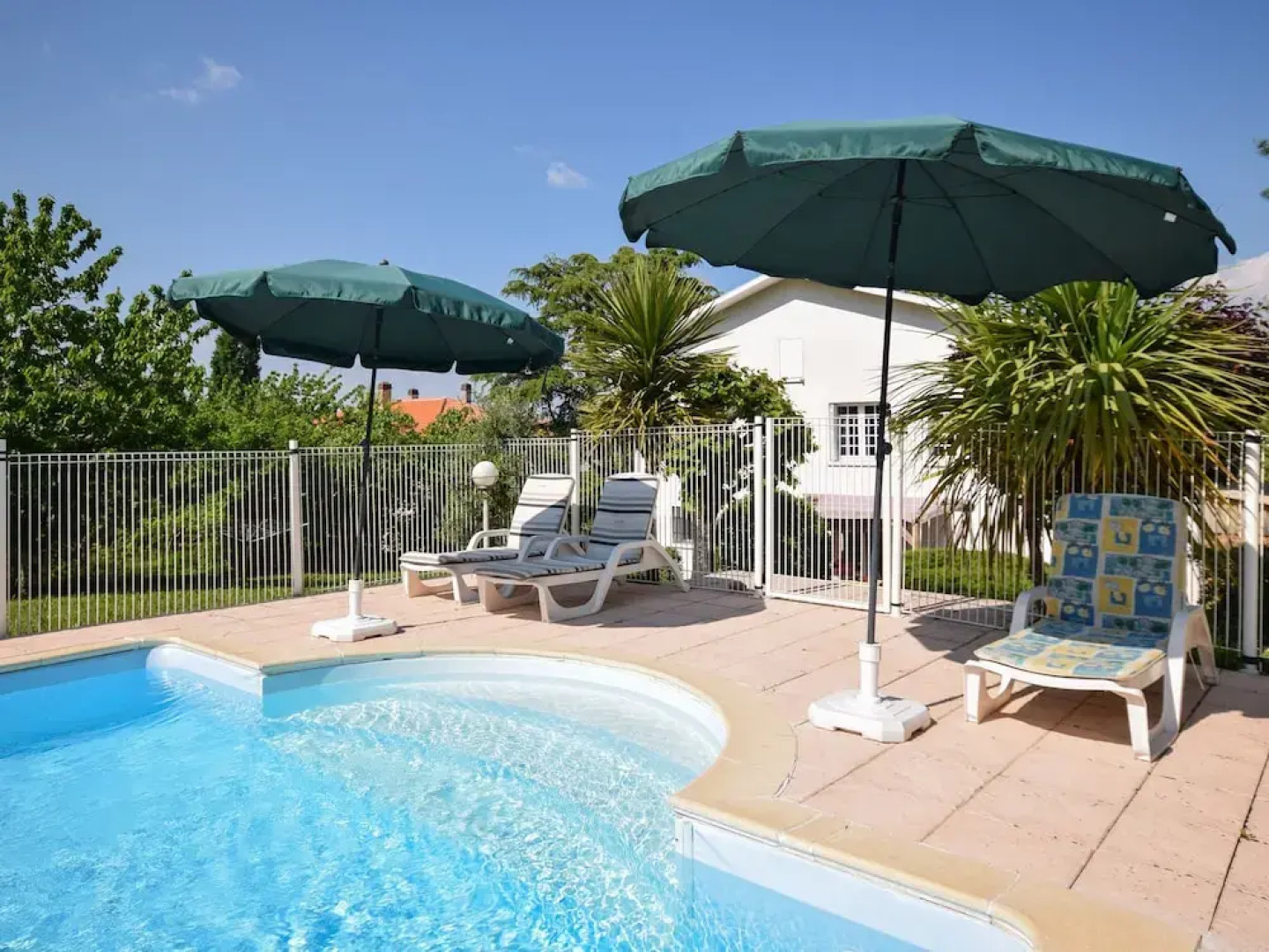 Beautiful Family Villa With Private Pool in Quiet Area of Villeneuve-sur Lot