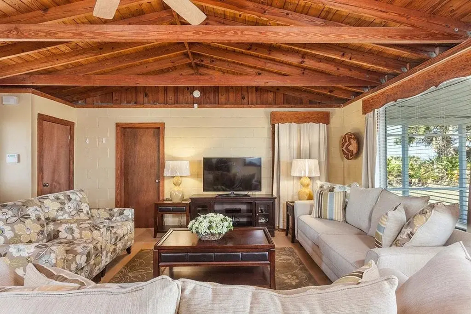 Seashell 3 Br Home by RedAwning